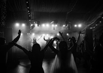Doi Zece Entertainment & Events SRL