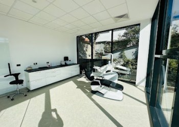 Future Dental Clinic by Dr Bianca Florescu